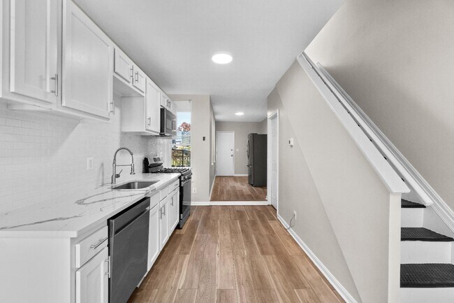 Building Photo - 418 N Collington Ave