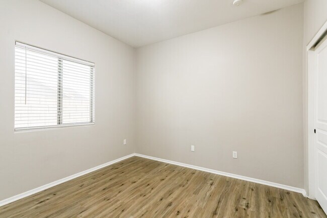 Building Photo - 12890 N Carpas Ct