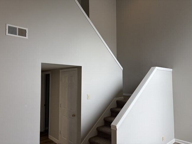 Building Photo - 1034 Stones Throw Dr NW