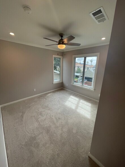 Bedroom 1 - 2334 Del Mar Rd