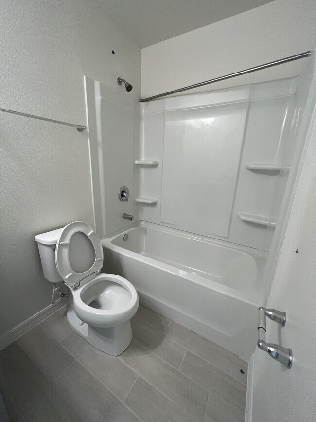 Building Photo - 1632 Papaya Cir.