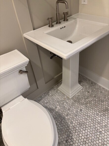 Guest Bathroom - 15 River Rd
