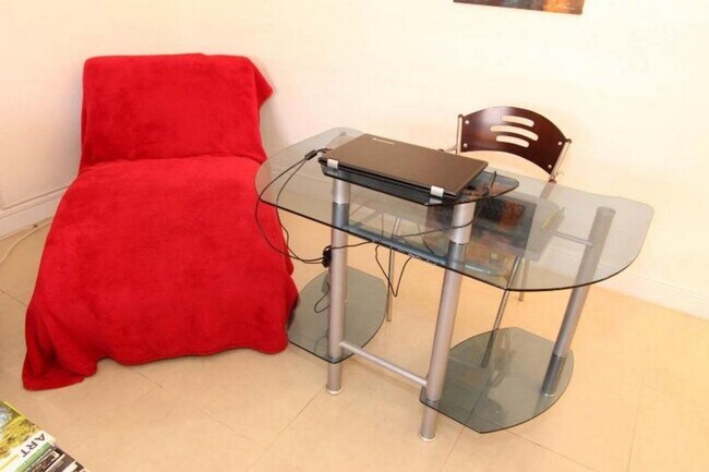 Building Photo - 1725 James Ave