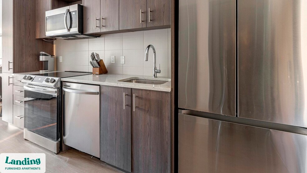 Building Photo - 350 Maple Dr SW