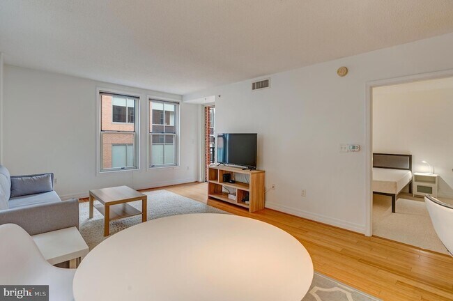 Building Photo - 915 E Street NW Unit 1001