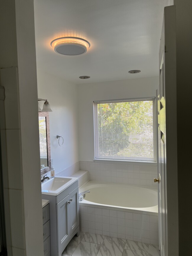 Building Photo - 6413 McCoy Rd