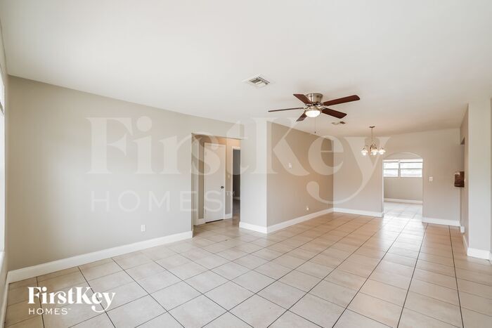 Building Photo - 7130 Tyler St