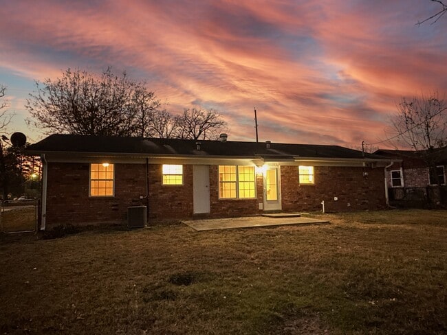 Building Photo - 4708 Pinson Dr