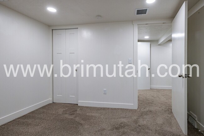 Building Photo - 1189-1191 S 1100 E