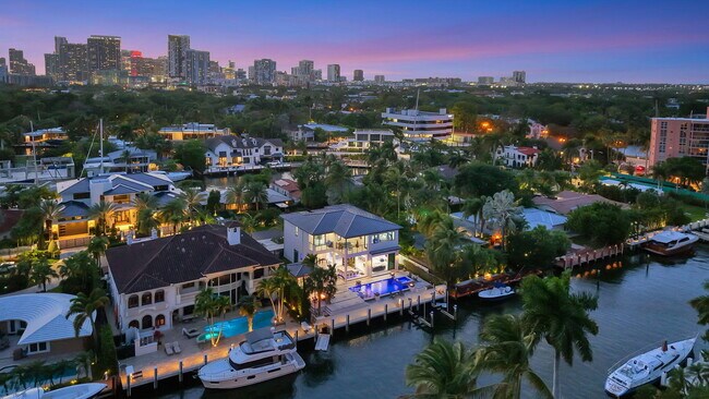 Building Photo - 334 Isle of Capri Dr