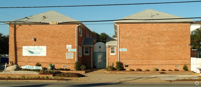 Building Photo - 3614 E Ocean View Ave