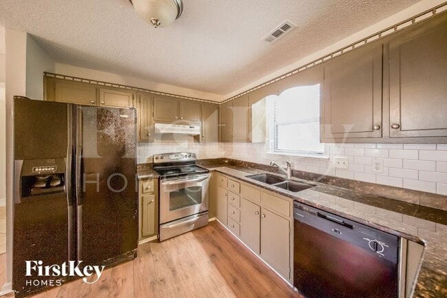 Building Photo - 4602 Hollow Ln