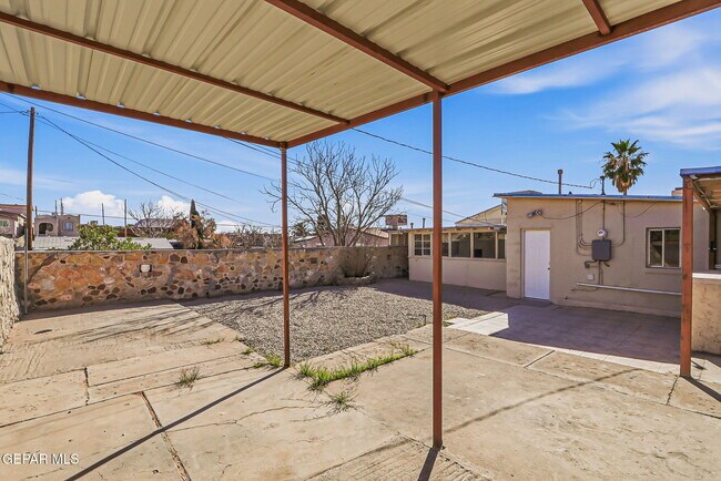 Building Photo - 3249 Lebanon Ave