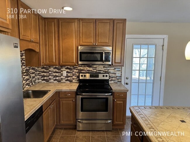 Building Photo - 310 Partlow Dr