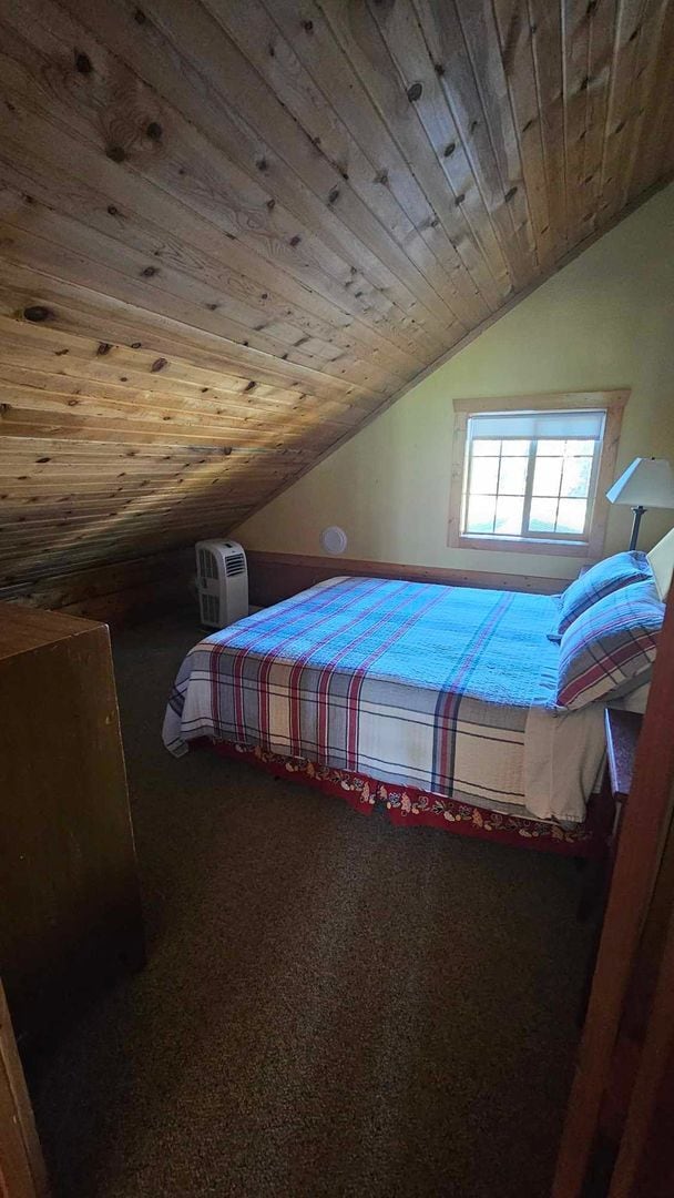 Building Photo - Beautiful cabin with privacy fully furnished