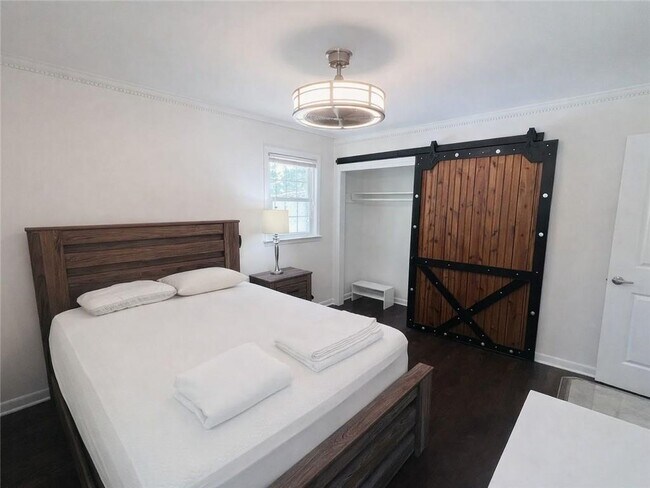 Building Photo - 2124 Zelda Dr NE