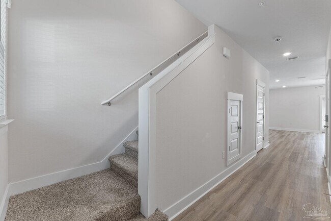 Building Photo - 9483 Nature Crk Cir