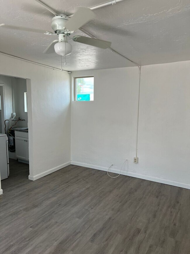 Building Photo - 2309 S 4th Ave