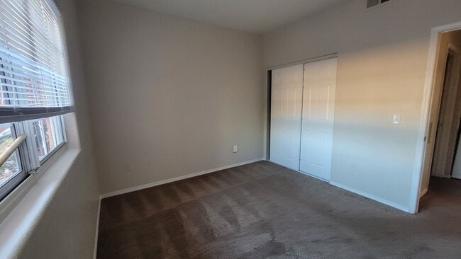 Building Photo - 4730 E Craig Rd