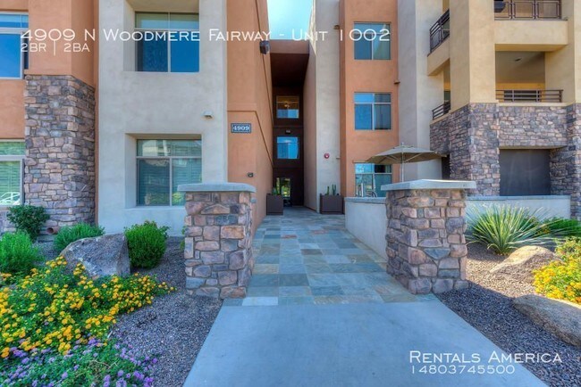 Building Photo - MOVE IN SPECIAL