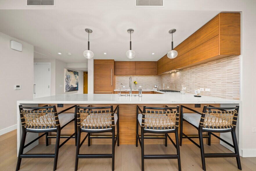 Building Photo - 888 W E St