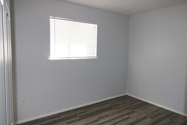 Building Photo - 6611 E Latimer Pl