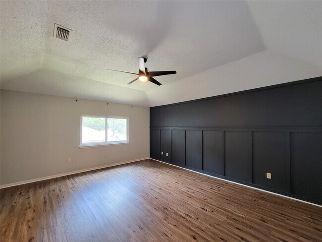 Building Photo - 8123 Sunny Ridge Dr