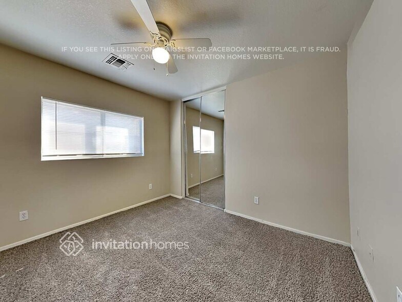 Building Photo - 2443 W Mobile Ln