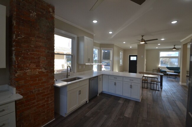 Building Photo - Lease Purchase for Evanston 5 Bedroom 3 Ba...