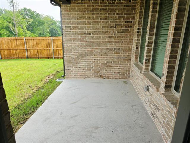 Building Photo - 712 Roanoke Dr