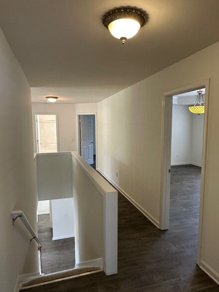 Building Photo - 7811 Noland Woods Dr