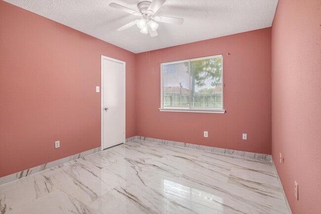 Building Photo - 7431 Ridgeberry Dr