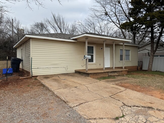 Primary Photo - 3 Bedroom Home NE OKC