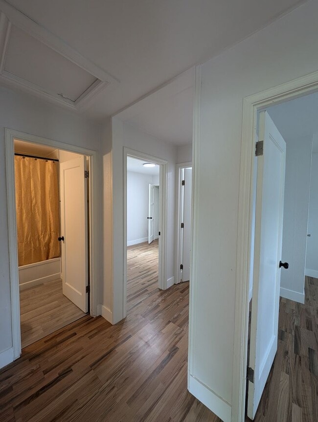 Building Photo - Updated 3 Bedroom Charmer in the Heart of ...