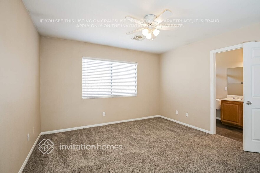 Building Photo - 2868 Canonero St