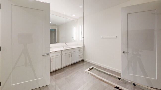 Building Photo - 920 N Osceola Ave