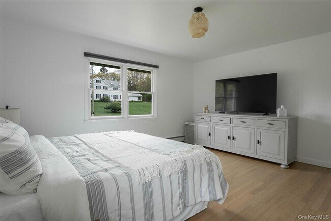 Building Photo - 17 Underhill Dr