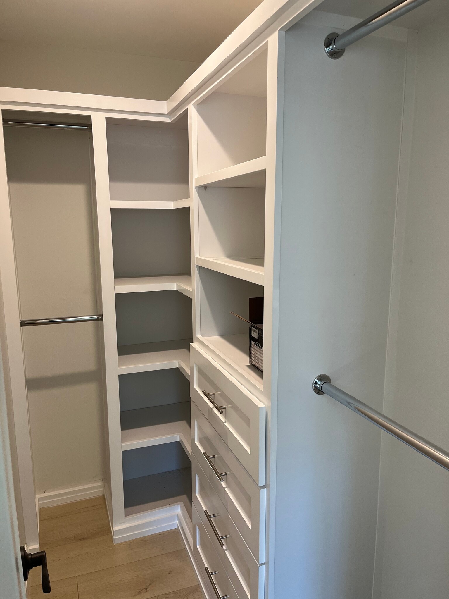 Custom Walkin Closet - 3231 Magnolia Ave