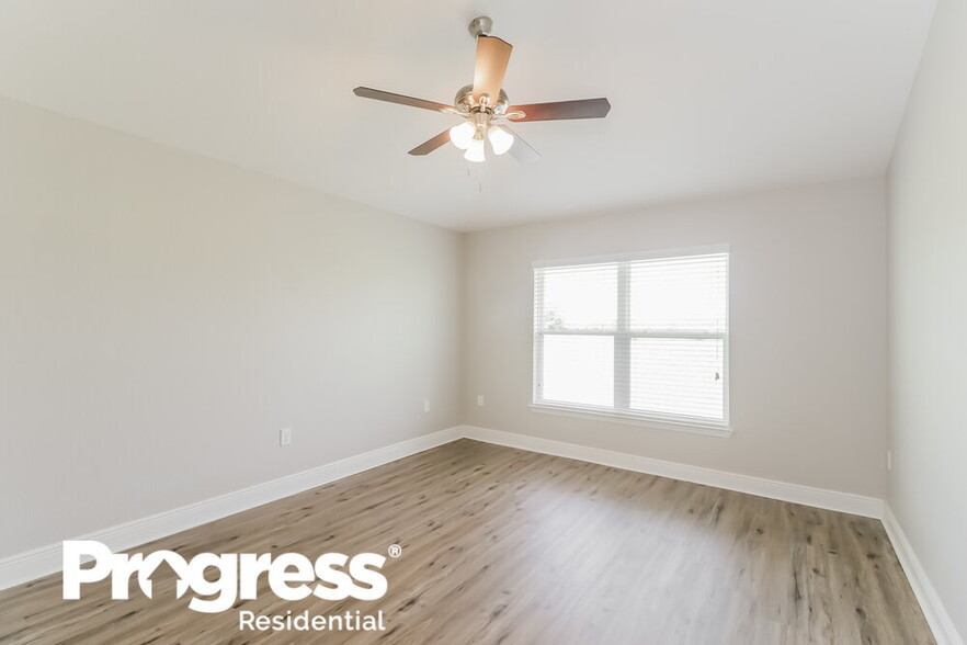 Building Photo - 7083 Lamium Ct