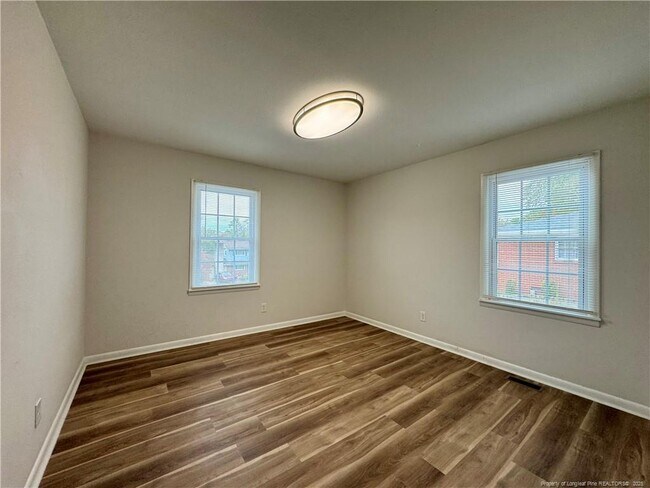 Building Photo - 1837 Glenwick Dr