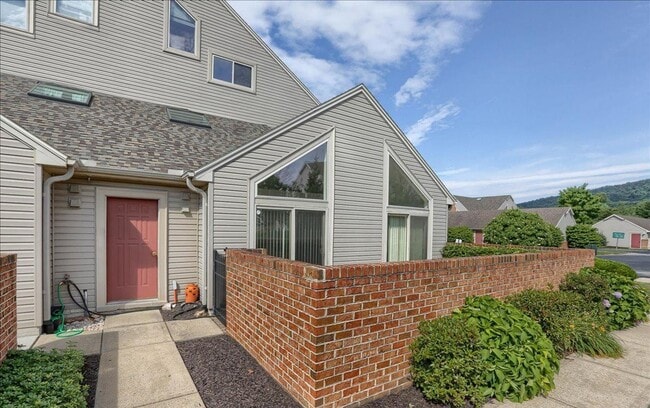 Building Photo - 2 Bedroom 2 Bathroom in Woodland View Harr...
