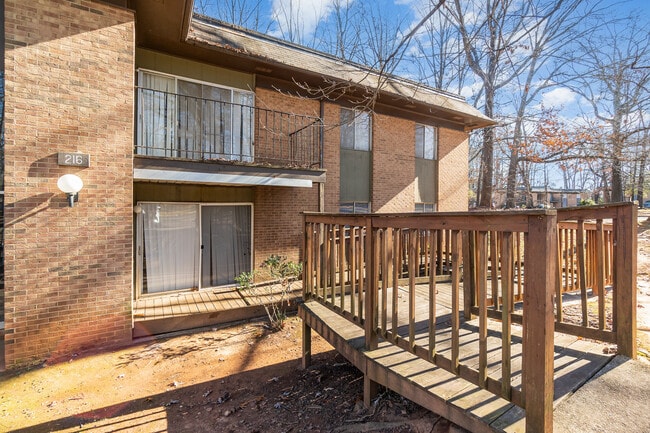 Building Photo - 216 Orchard Trace Ln