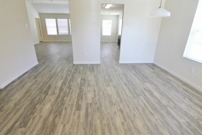 Building Photo - 43 Santa Barbara Dr