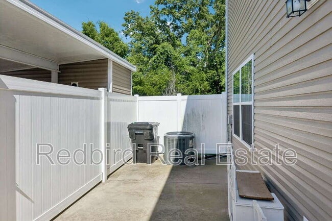 Building Photo - 248 Rowlette Cir