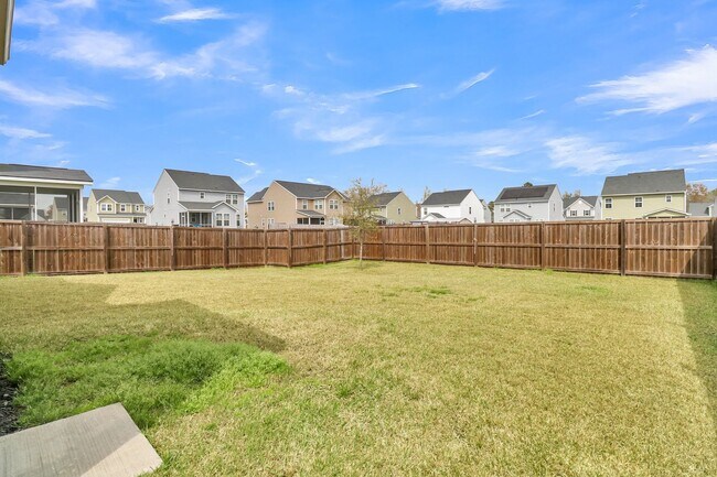 Building Photo - Modern Comfort & Easy Living in Ladson