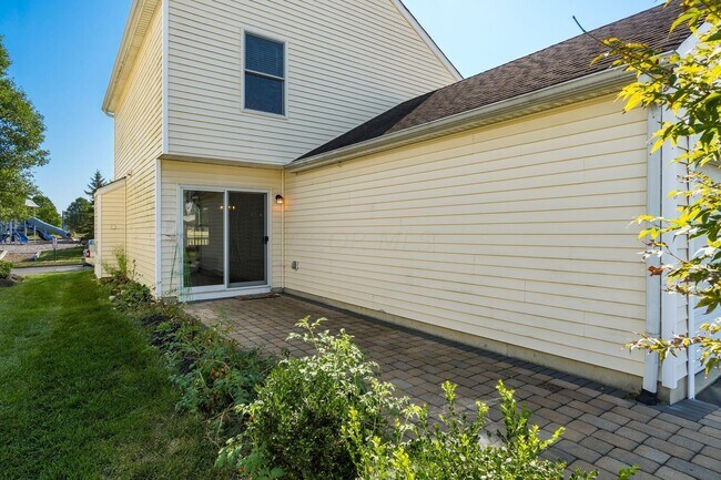 Building Photo - 1383 Pansy St