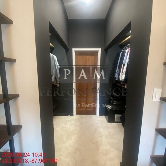 Building Photo - 234 N Broadway