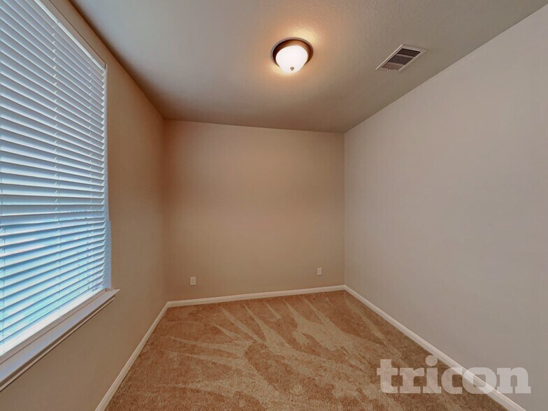 Building Photo - 8888 Oval Glass St