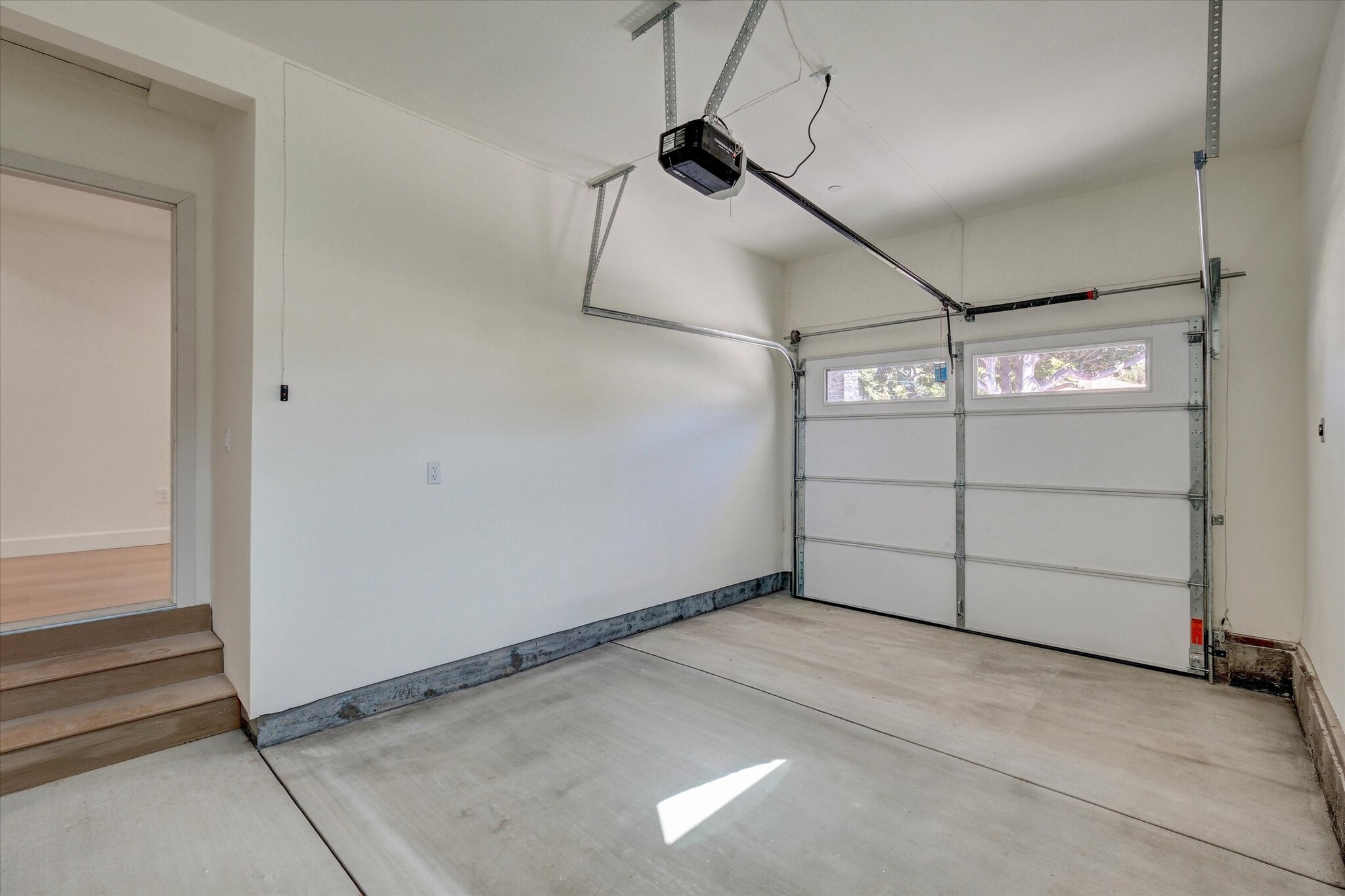 Building Photo - 5348 Thornburn St