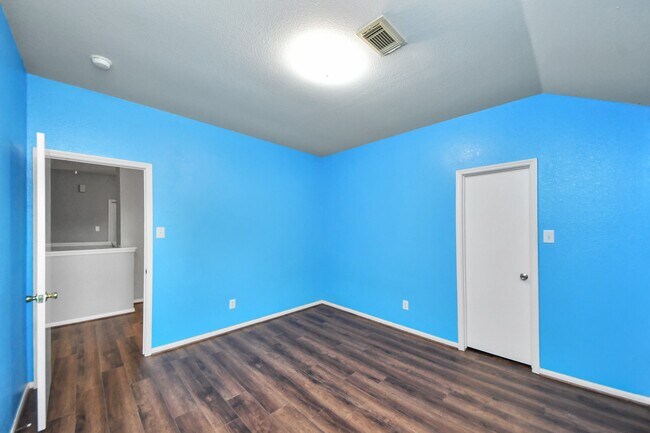 Building Photo - 16319 Autumn Leigh Dr